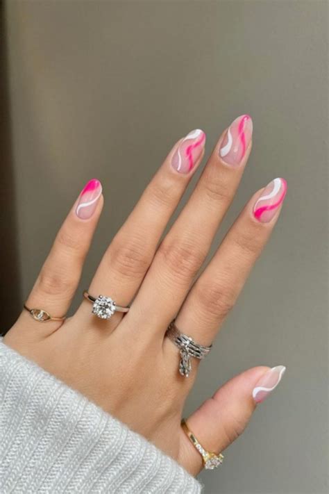 35 Cute Oval Nails Art Designs For Summer Nails 2021