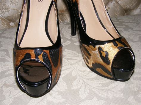 GUESS PLATFORM SLINGBACK NWOB Leopard Black Patent Gem