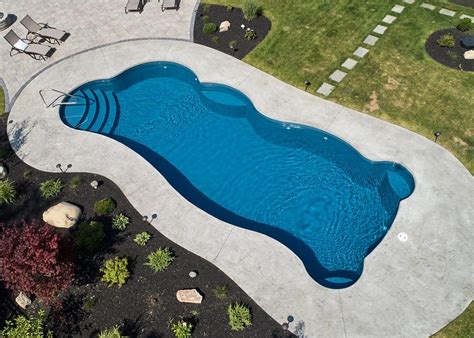 Synergy Latham Pool In Fiberglass Pools Pool Shapes Latham Pool