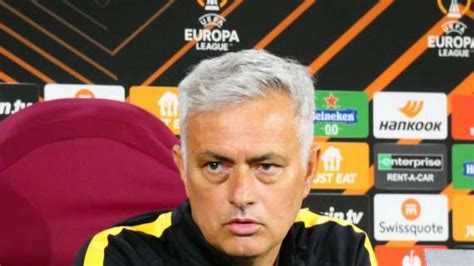 Alle Conferenza Stampa Di Mourinho A Trigoria