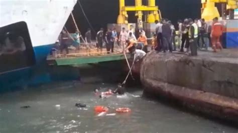 Mau Masuk Kapal Feri Mobil Pasutri Ini Malah Terjun Ke Selat Sunda