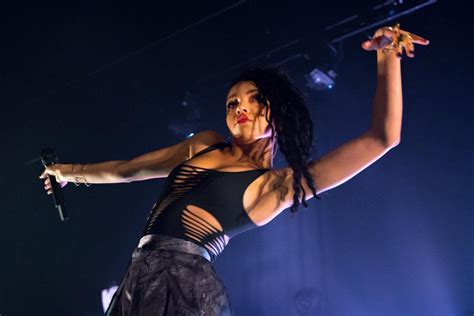 Fka Twigs Comes To Londons Alexandra Palace On Tour How To Get