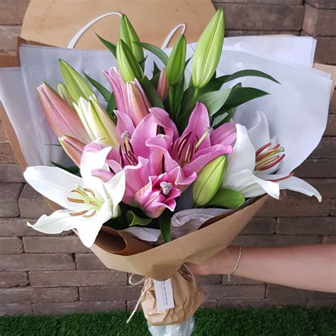 Oriental Lily Bouquet - Samuel Art Flower - Flower Delivery Brisbane