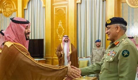 Saudi Crown Prince Confers King Abdulaziz Medal On Coas Bajwa For