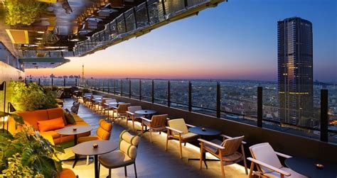 The 10 Best Rooftop Bars in Paris for Unforgettable Views - Nightlife ...