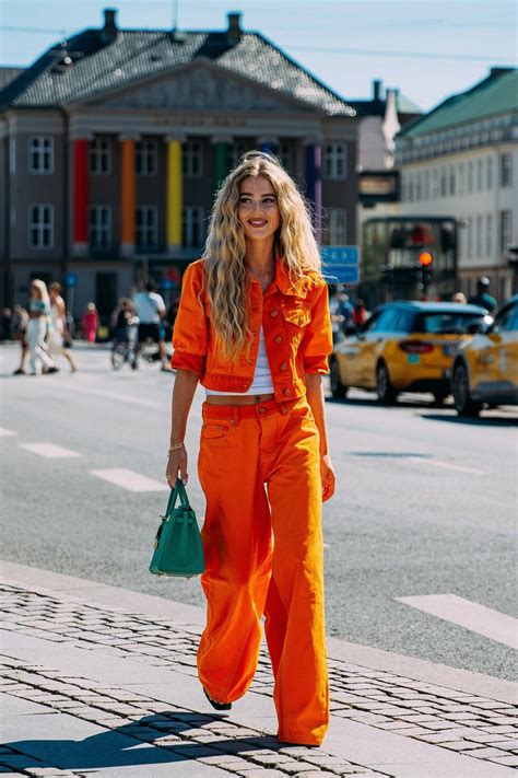 Los colores en tendencia para Otoño Invierno 2022 según el Street Style