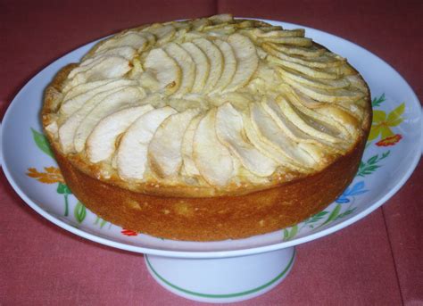 Izas Cakes Rustic Tuscan Apple Cake