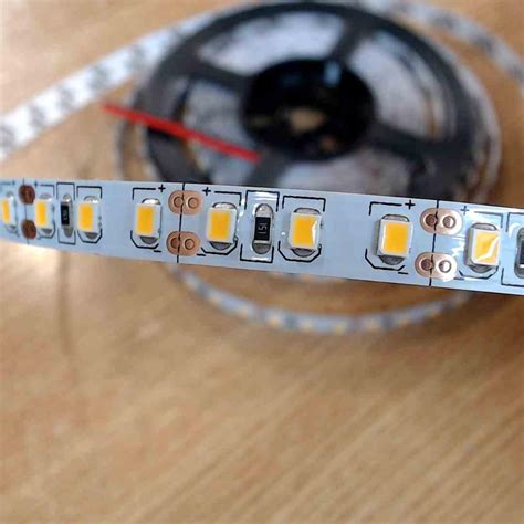 Купити Світлодіодна стрічка 12В 1м AVT 600WW 3528 IP20 12 SMD 2835 120