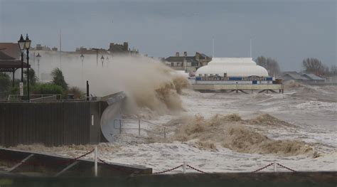 Video Huge Waves Hit Burnham On Sea Seafront As Storm And High Tides