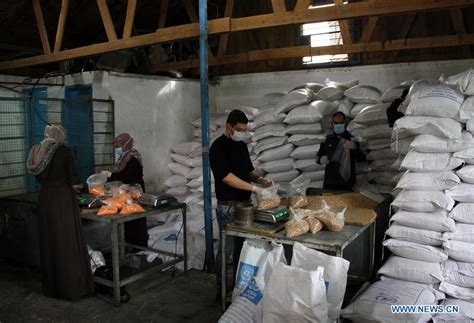 Unrwa Provides Food Aid To Refugee Camp In Gaza City Xinhua English