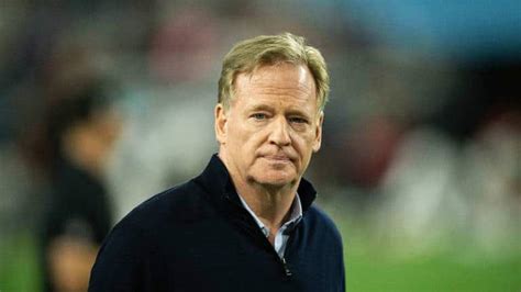 Roger Goodell Biography: Age, Height, Parents, Siblings, Wife, Children ...