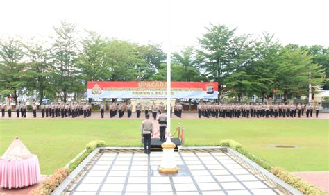 Hari Bhayangkara Polisi Di Sumbar Naik Pangkat