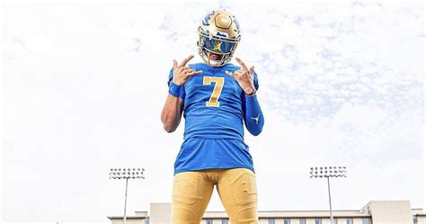 5 Star QB Recruit Dante Moore Flips Commitment From Oregon To Chip