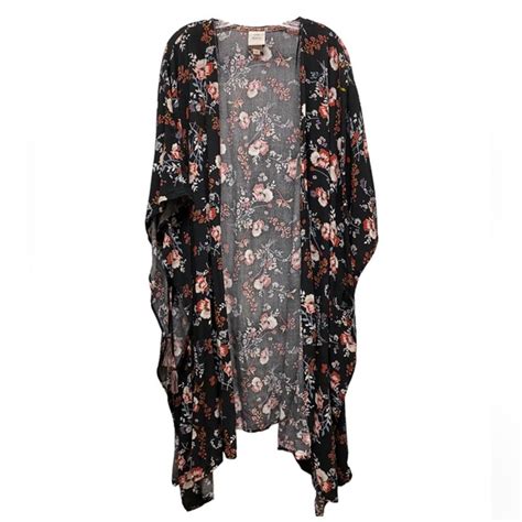 Knox Rose Sweaters Knox Rose Floral Short Sleeve Boho Longline