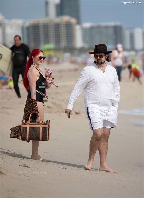 Hunter Nude OnlyFans Leaks Fappening FappeningBook