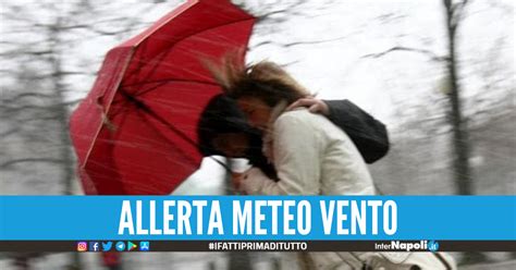 Vento Forte E Rischio Mareggiate Diramata L Allerta Meteo A Napoli E