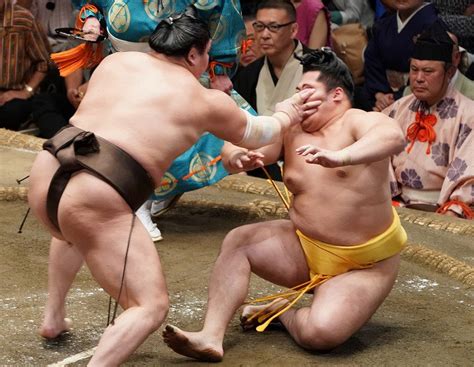 大相撲秋場所：7日目 白鵬と鶴竜ら7連勝 写真特集717 毎日新聞