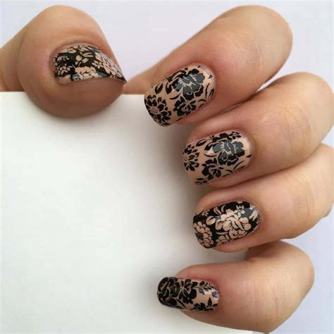 50 Flower Nail Designs You Can Totally Pull Off in 2021