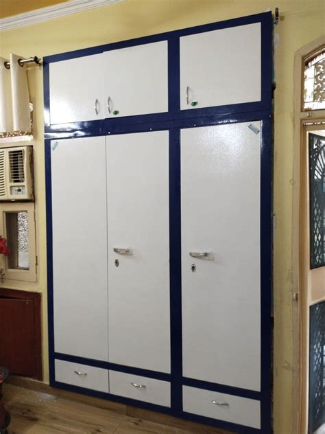 Iron Wall Fixed Wardrobe With Mirror At Rs Sq Ft In Ghaziabad Id