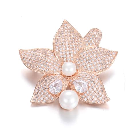 Beautiful High Quality Pearl Flower Brooches For Women Party Pretty