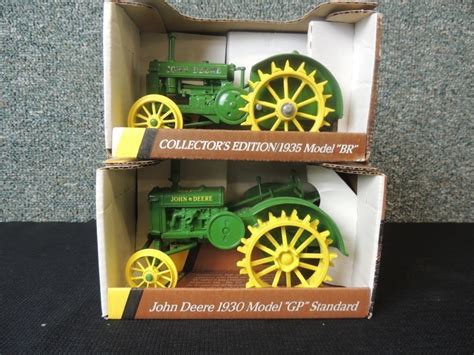 1 16th Ertl John Deere 2 Wide Front Tractors On Steel W Fenders