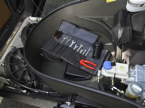 FERRARI F40 - 093363 - Tom Hartley Jnr