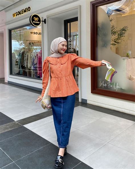 Ootd Hijab Dengan Blouse Ala Intan Ghazella Simple