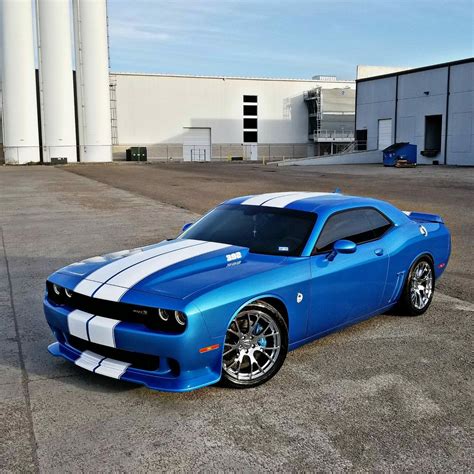 Dodge Challenger in B5 Blue - Classic Muscle Car