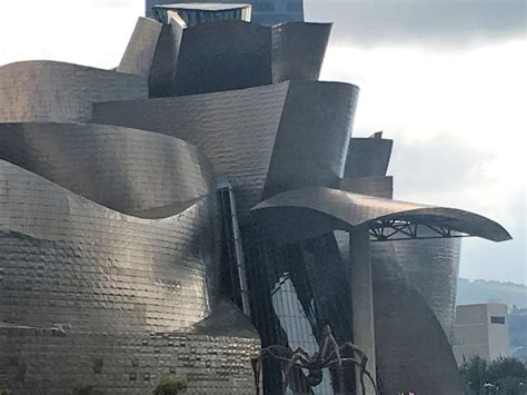 42 Bilbao Gehry Esquisse