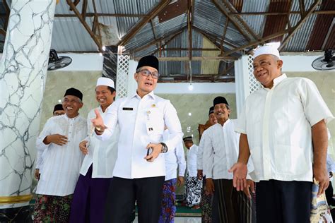 Safari Jumat Bupati Hartopo Ramah Tamah Dengan Masyarakat Setempat