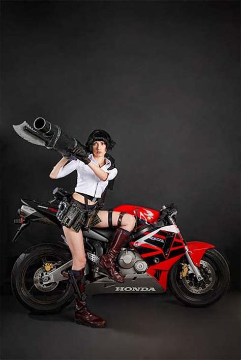 Cosplay Wednesday - Devil May Cry 3's Lady - GamersHeroes