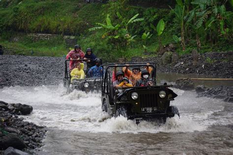 People Vacation On Kaliurang Kaliurang Is One Of Tourism Famous Abject