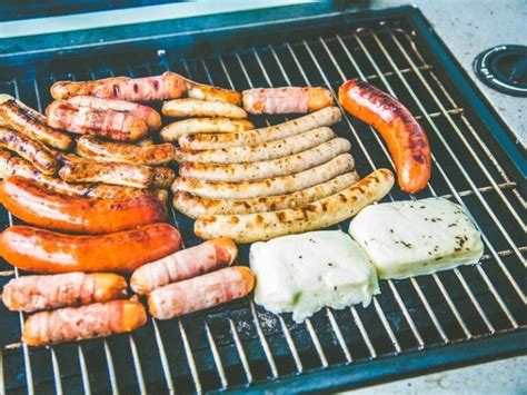 How long do you cook brats on the grill? » Easy German Food