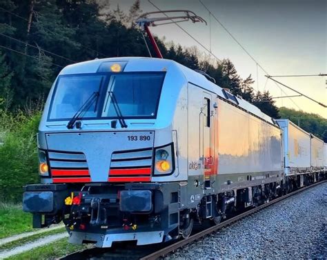 ecco rail a închiriat 5 locomotive Siemens Vectron de la Akiem