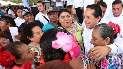 Asiste el gobernador Carlos Joaquín a la toma de protesta de los