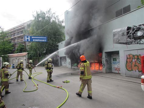 Zimmerbrand In Graz Lend Gasflaschen Im Brandgeschehen Involviert