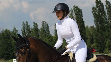 Kellnerova Anna / Czech Equestrian Team Anna Kellnerova Absolvovala Ve Dnech 24 Az 28 Dubna Se ...