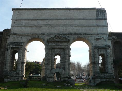 Porta Maggiore Puerta De La Muralla Aureliana Roma Italia Flickr