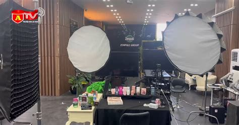 T K Ch Kho H Ng C A Hot Tiktoker Ph T Hi N H N Chai N C Hoa Nghi Nh P L U B O