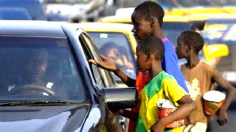 Niger La Ville De Niamey Livr E La Mendicit Mondafrique