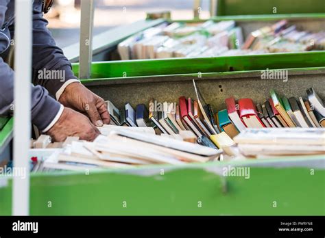 Old Man Reading Paper Hi Res Stock Photography And Images Alamy