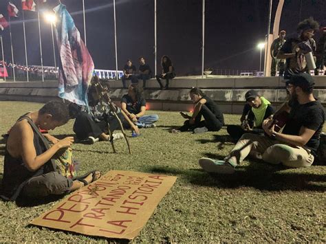 Popis O Wawawa J Venes Y Artistas Protestan Por Tercer D A Frente