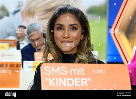 Sabrina Setlur Beim Rtl Spendenmarathon Im Studio Der Emg