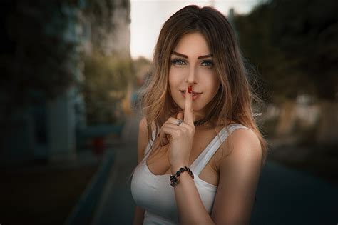 Wallpaper Model Brunette Portrait Looking At Viewer White Tops