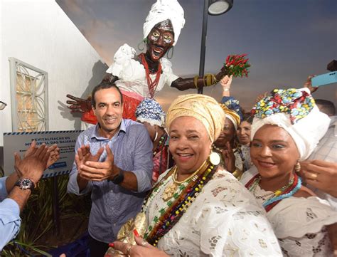 Bruno Reis entrega Memorial das Baianas de Acarajé completamente