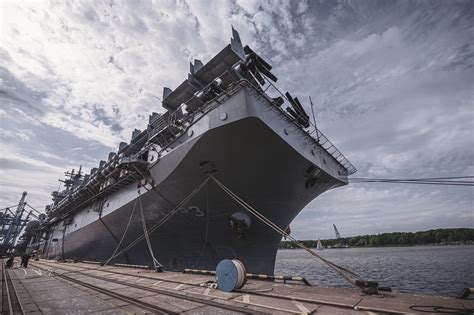 Us Amphibious Assault Ship Arrives In Lithuania