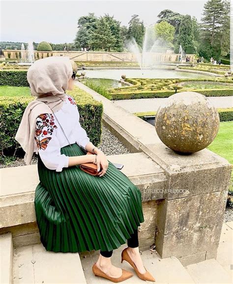 21 Modest Ways To Style Long Pleated Skirts With Hijab Fashion Zahrah