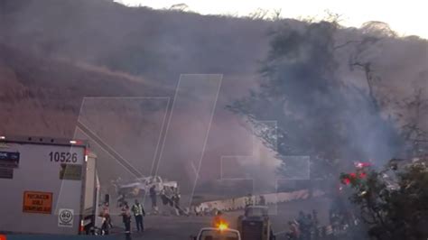 Patrulla De Gn Y Tr Iler Chocan En Autopista Guadalajara Colima Hay