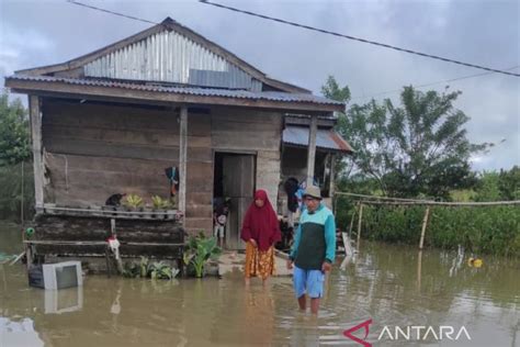 Gerak Cepat Bpbd Tangani Banjir Di Poso Sulteng Antara News