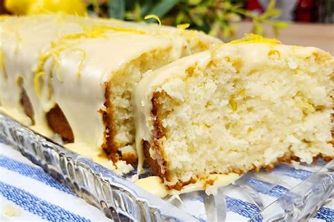 Bolo de limão siciliano que derrete na boca para deixar seu café da